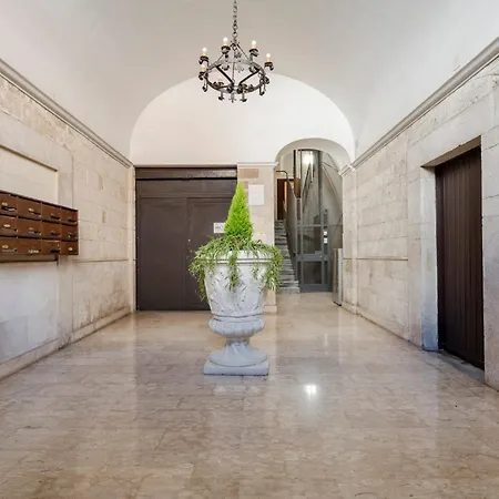 아파트 Guesthost - Vaulted In The Heart Of