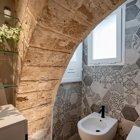 Guesthost - Vaulted In The Heart Of 아파트 *